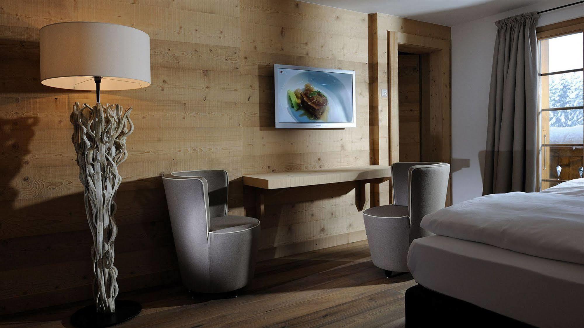 Hotel Des Alpes Superieur Gstaad Eksteriør bilde
